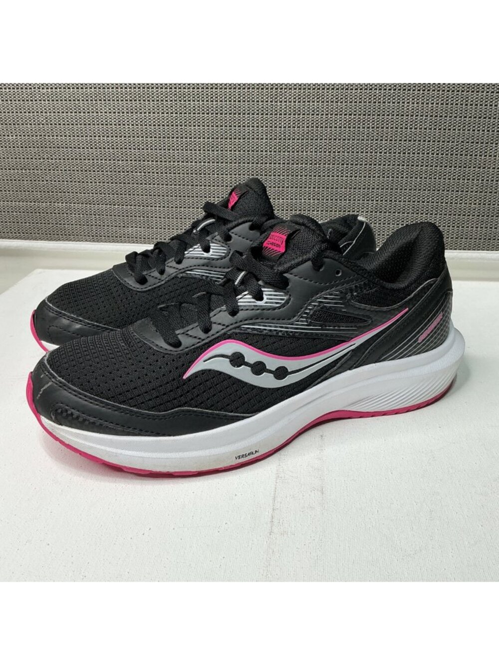 Saucony Cohesion 13 Women's Running Shoes Black & Pink Size 9 Lightweight